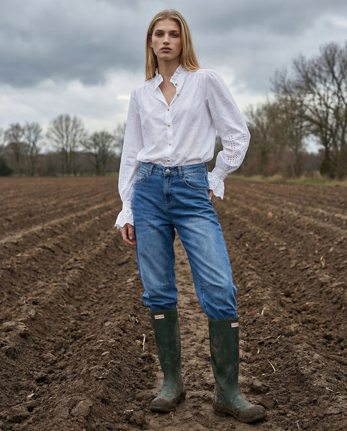 LIBI | Ruffle Collar Shirt with Gold Buttons | White