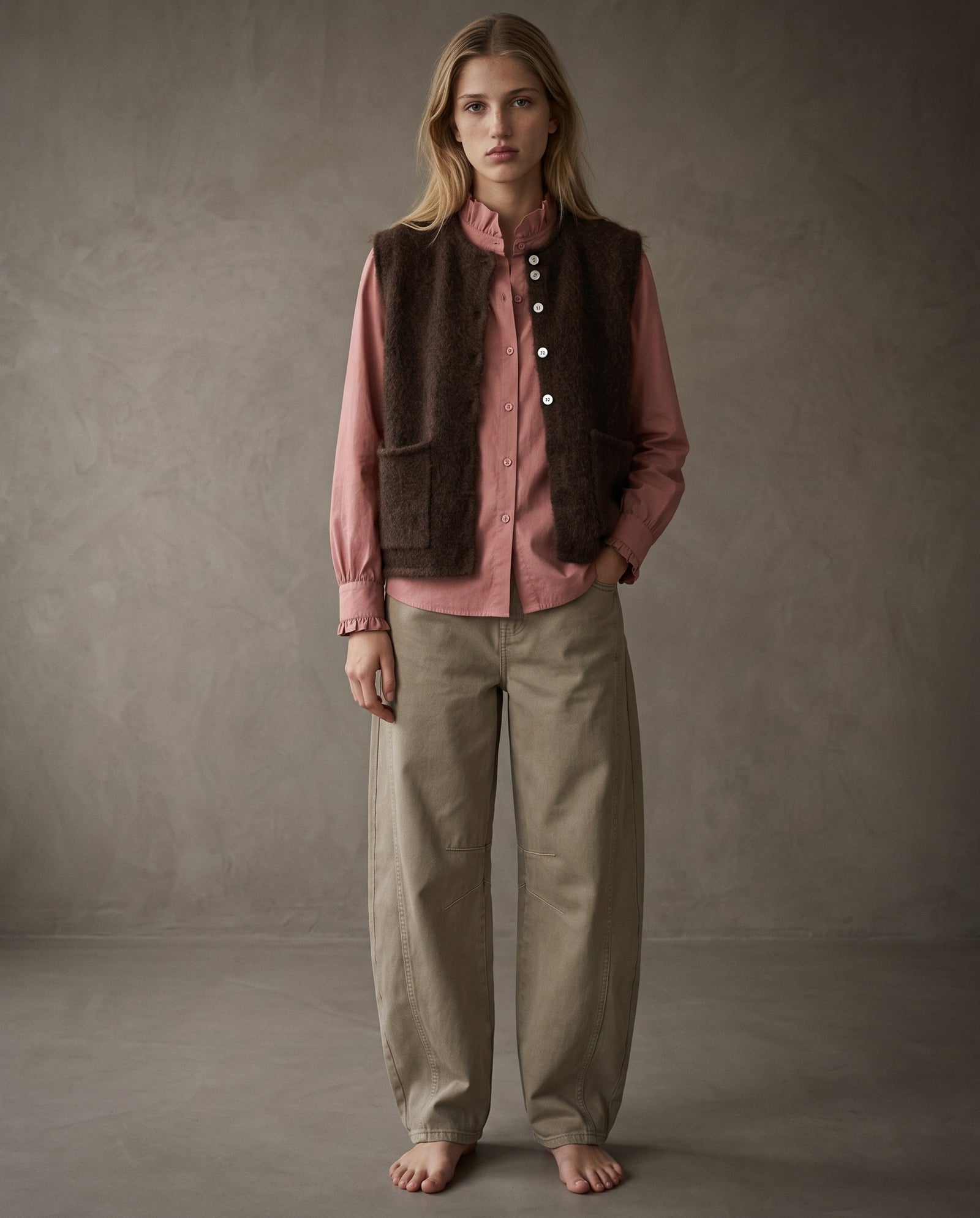 LALLY | Crop Sleeveless Cardigan | Brown