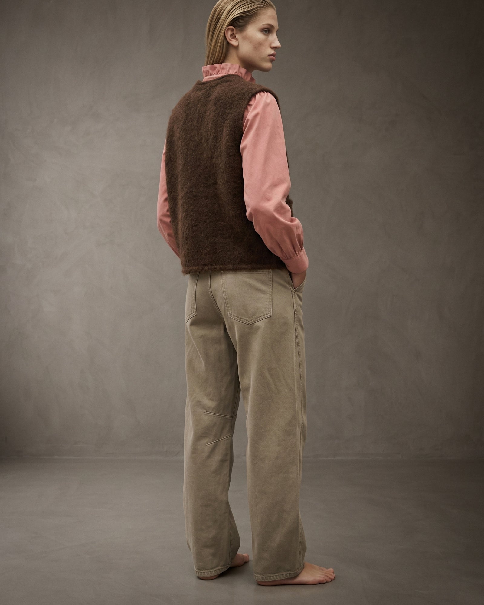 LALLY | Crop Sleeveless Cardigan | Brown