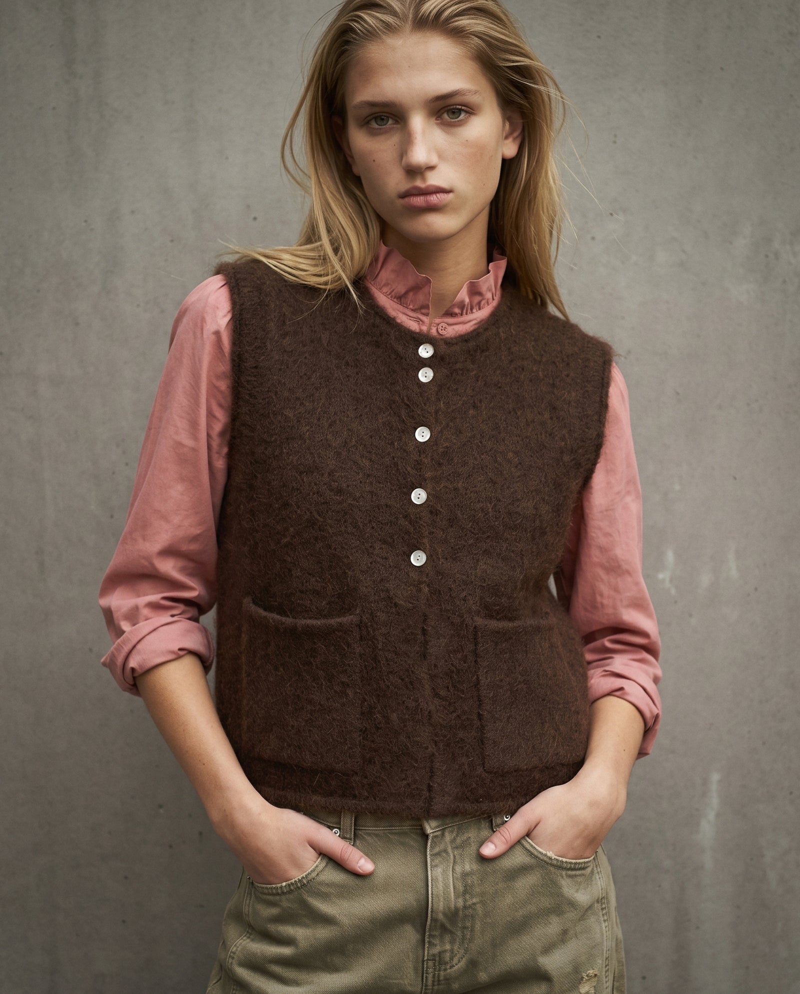 LALLY | Crop Sleeveless Cardigan | Brown