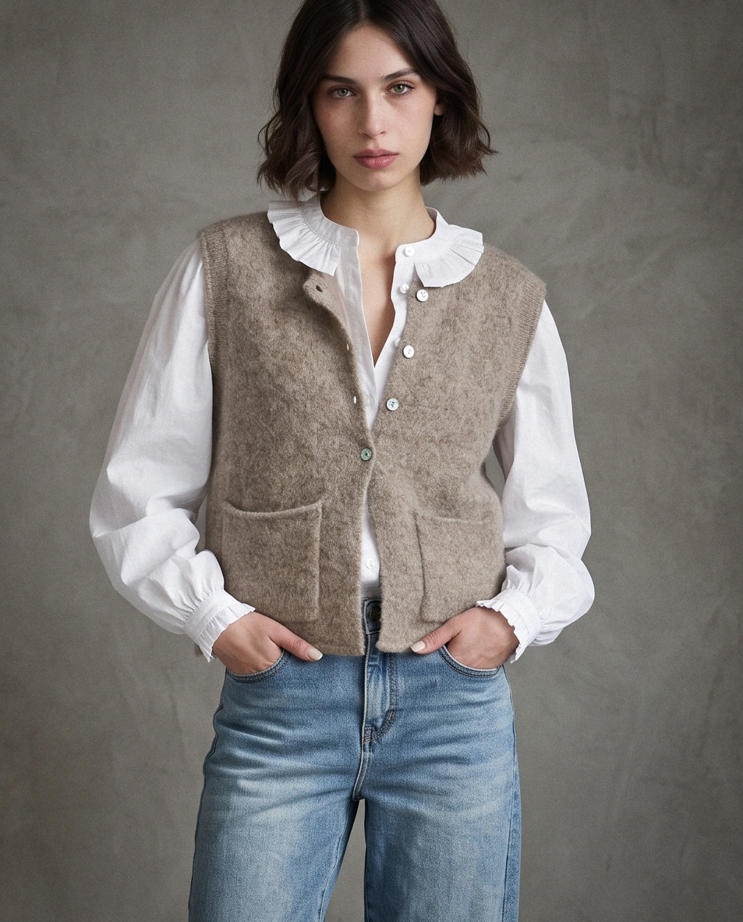 LALLY | Crop Sleeveless Cardigan | Oatmeal Beige