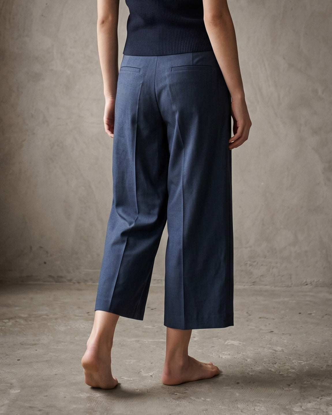TORI | Cropped Pleated Trousers | Navy
