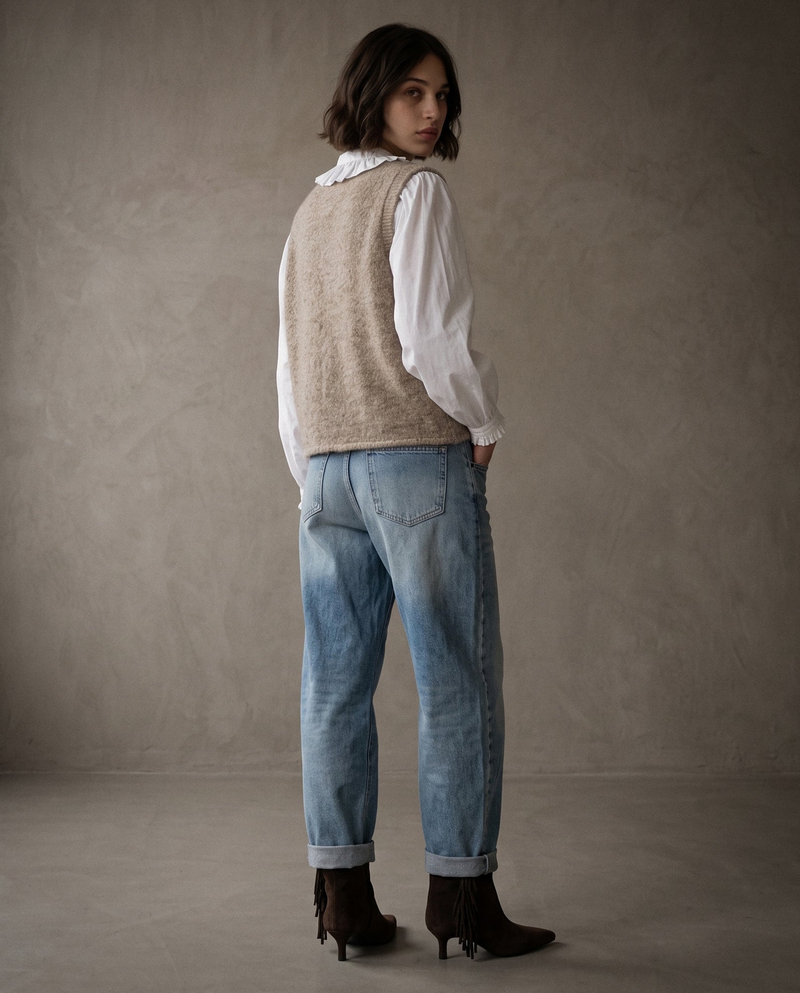 LALLY | Crop Sleeveless Cardigan | Oatmeal Beige