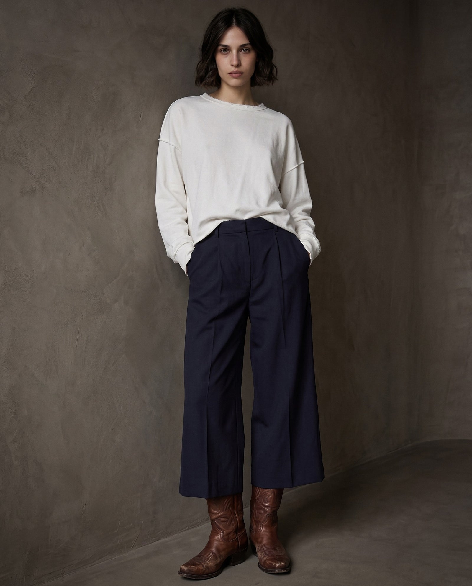 HANNA | Raw Edge Sweatshirt | Milk