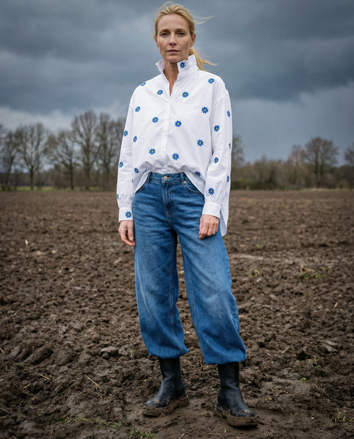 LIRAZ | Ruffle Collar Shirt with Blue Daises | White