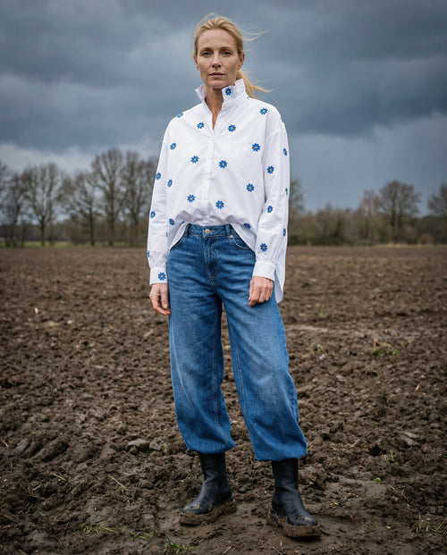 LIRAZ | Ruffle Collar Shirt with Blue Daisies | White