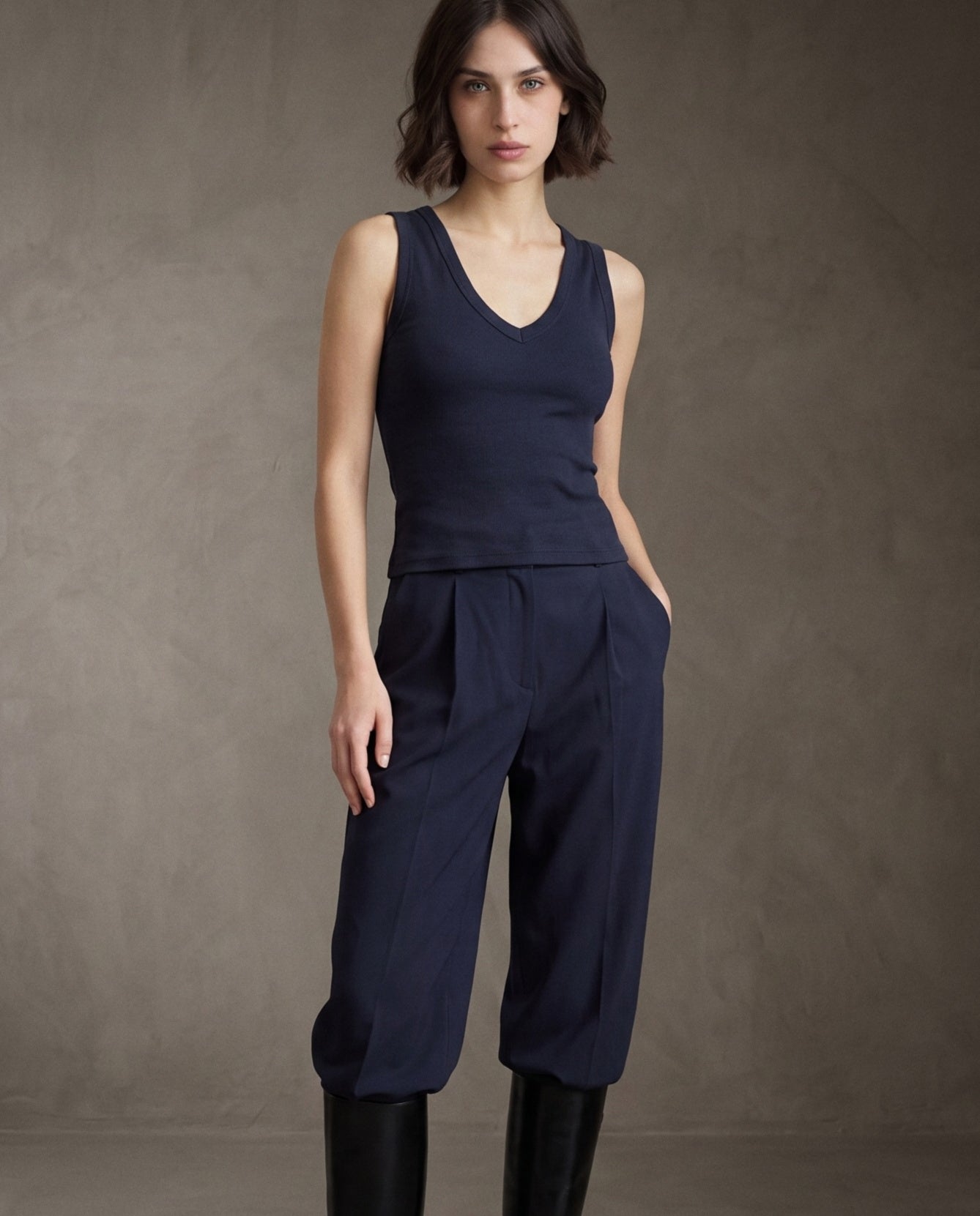 TORI | Cropped Pleated Trousers | Navy