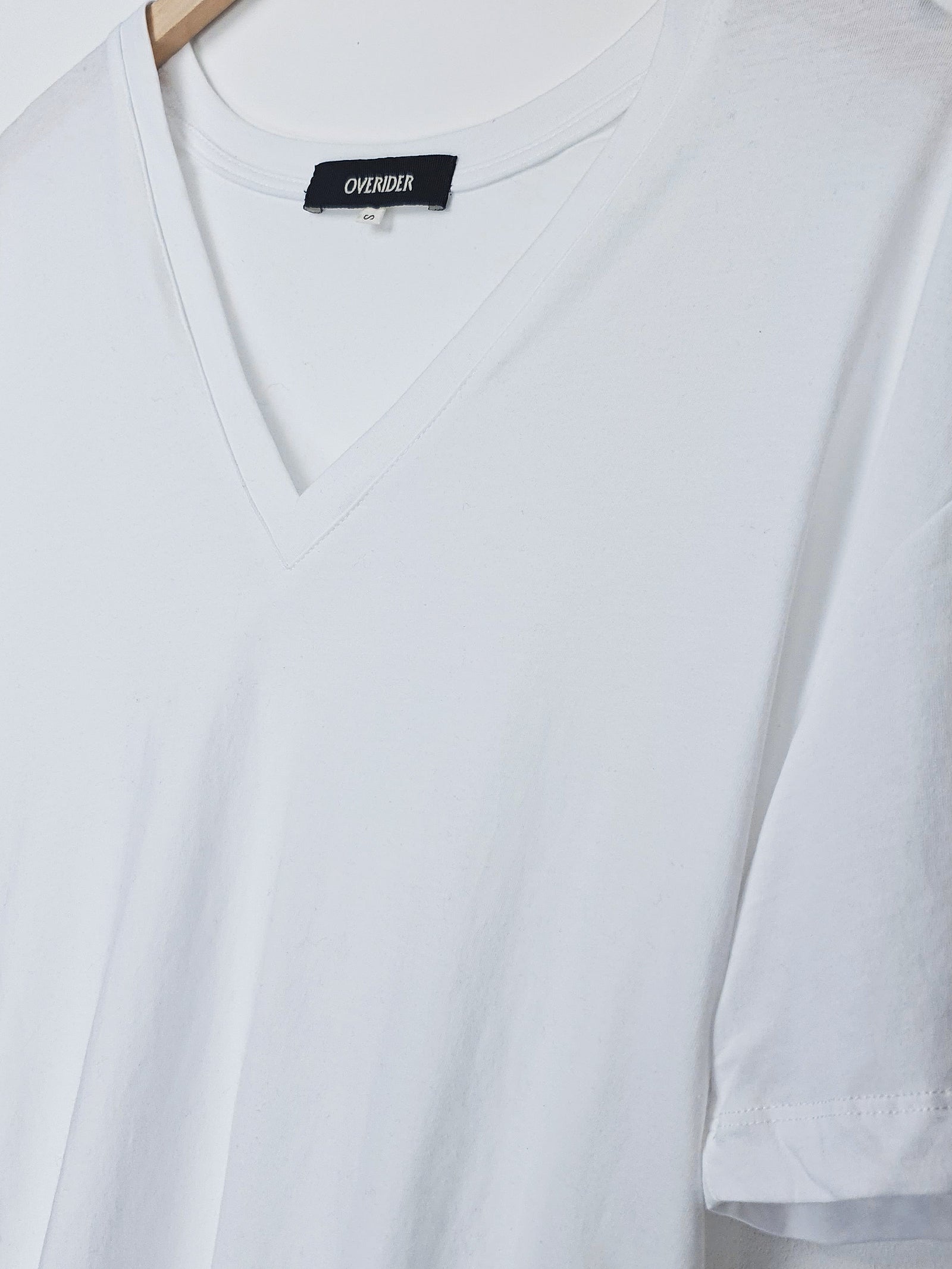 LILYA | 'V' T-Shirt | White