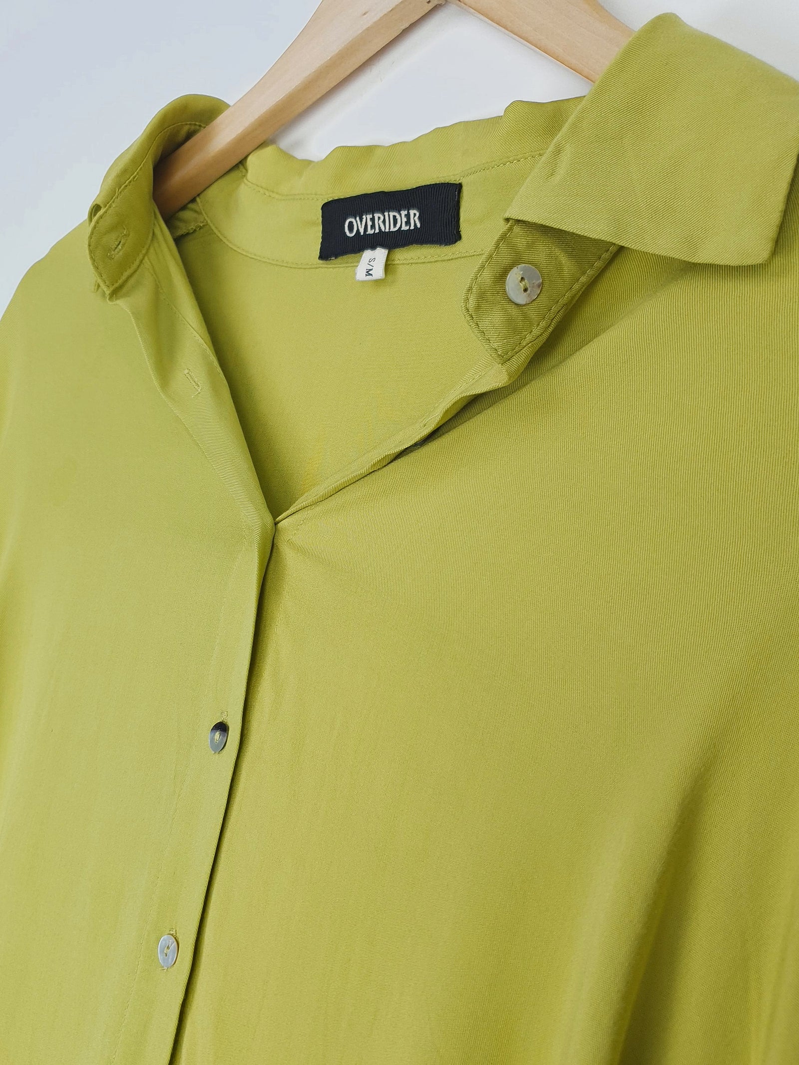 GANNA | Woman's Fluid Shirt | Green