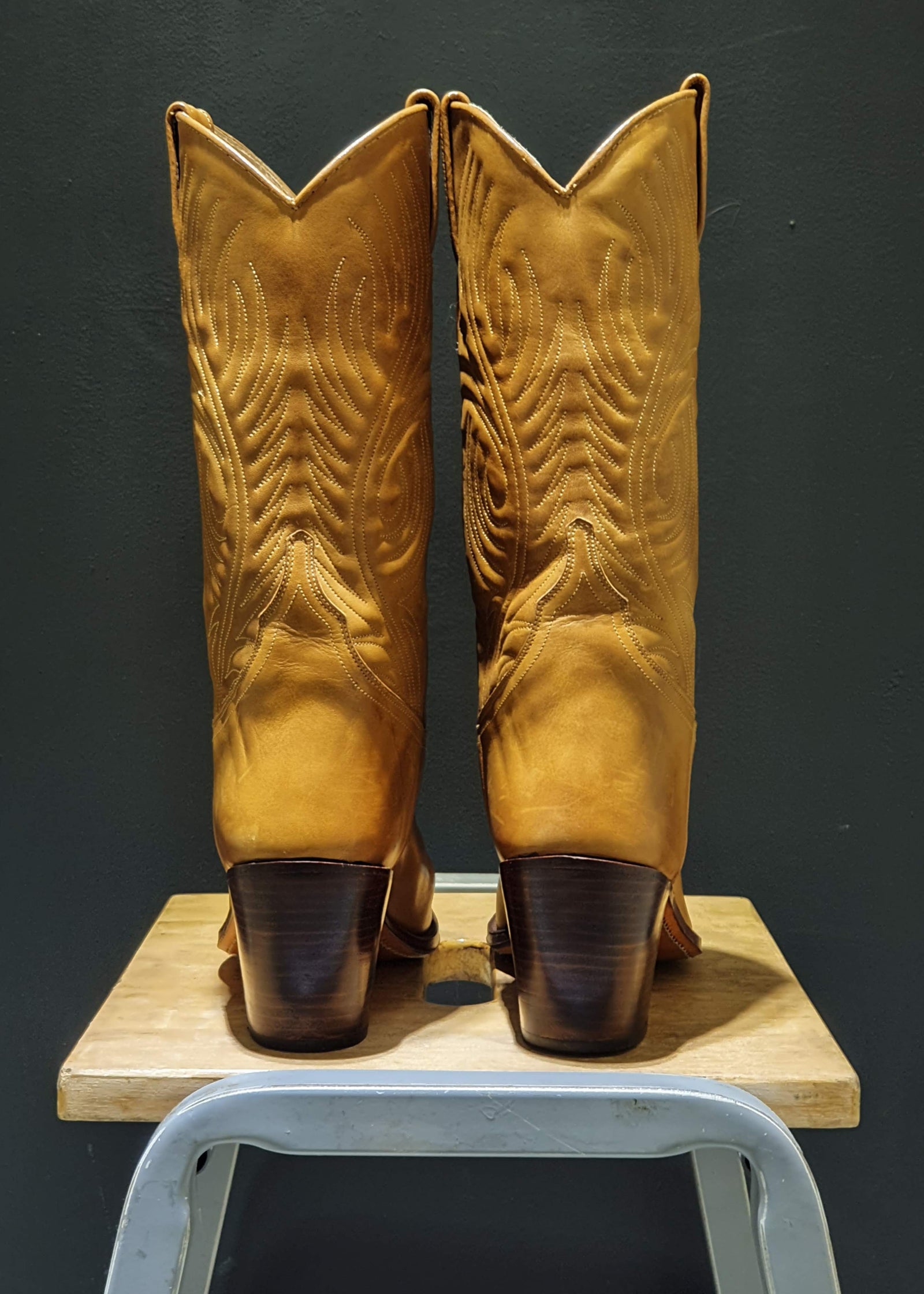 PREWORN | Preloved <br>'R.SOLES'  by Judy Rothchild - Tony Mora <br>Cowgirl Boots<br> Size 6 UK