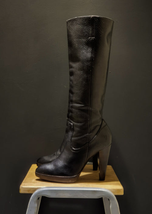 Preworn | Preloved <br> 'FRYE' <br>Harlow Campus Tall Boots <br>Size 7 UK