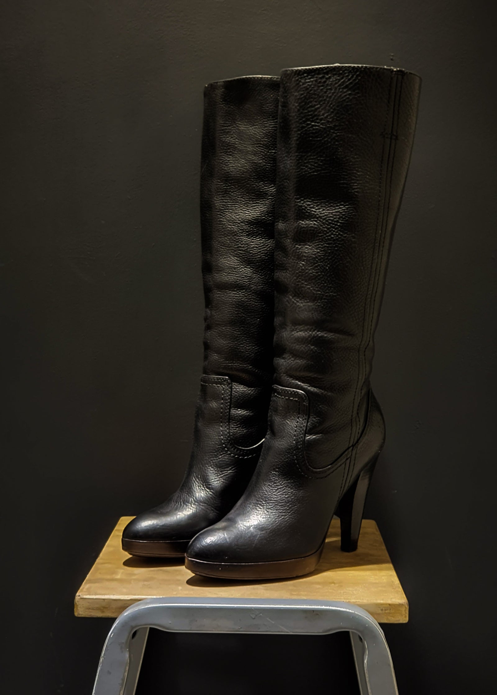 Preworn | Preloved <br> 'FRYE' <br>Harlow Campus Tall Boots <br>Size 7 UK