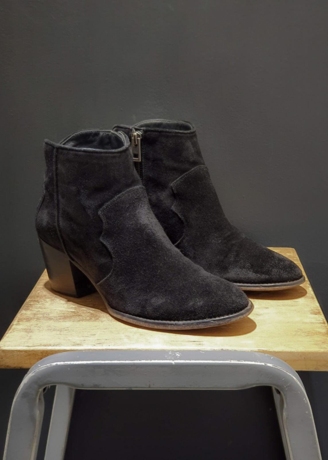 PREWORN Preloved 'ZADIG VOLTAIRE' Stud Biker Boot Size